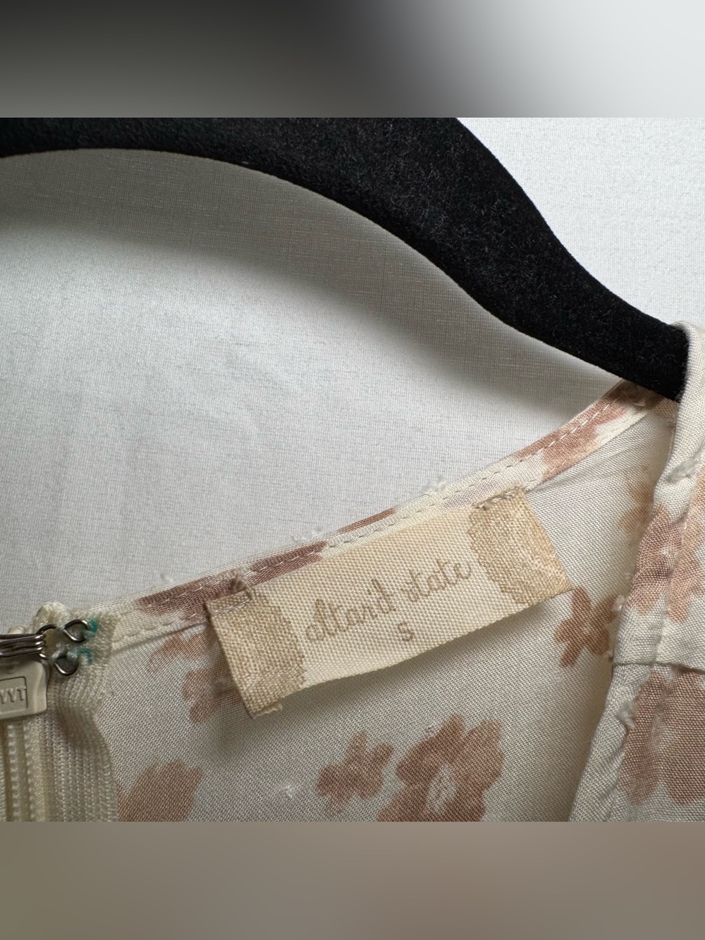 Altar'd State Floral Swiss Dot High-Low Maxi Faux Wrap Dress Cream Mauve Small - Picture 3 of 12